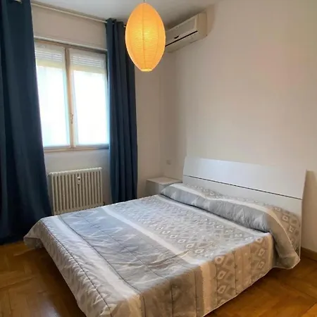 Apartment The Charme - Modern In With Balcony *