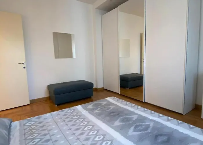 The Charme - Modern In With Balcony Appartamento