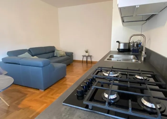 The Charme - Modern In With Balcony Côme