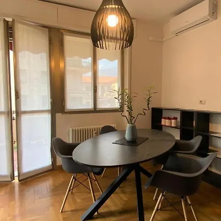 The Charme - Modern In With Balcony Apartman Como
