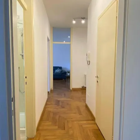 The Charme - Modern In With Balcony