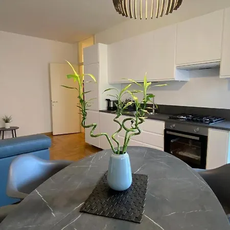 The Charme - Modern In With Balcony Apartamento *