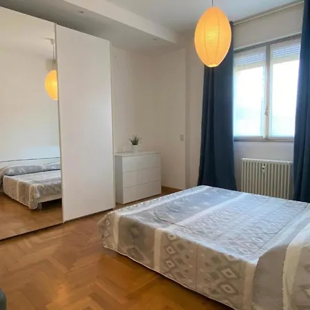 The Charme - Modern In With Balcony דירה