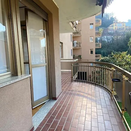 The Charme - Modern In With Balcony Apartamento Como
