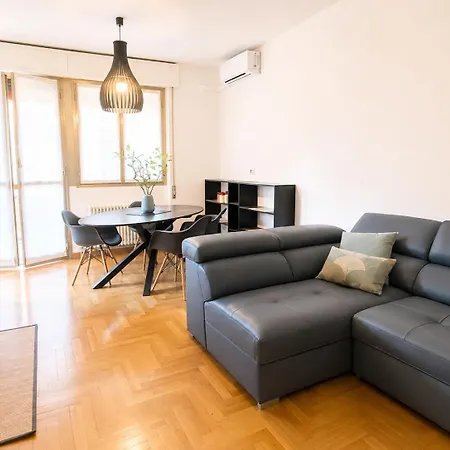 The Charme - Modern In With Balcony Apartamento *
