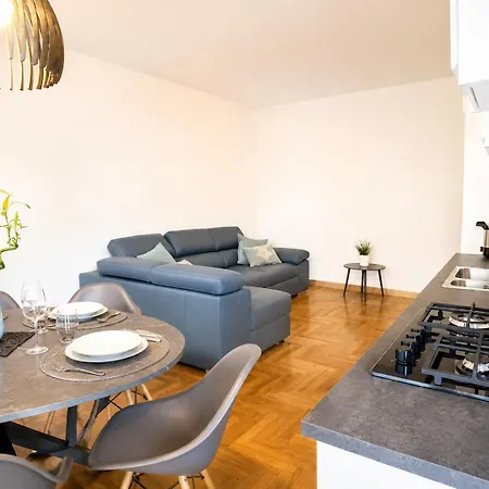 The Charme - Modern In With Balcony * Como