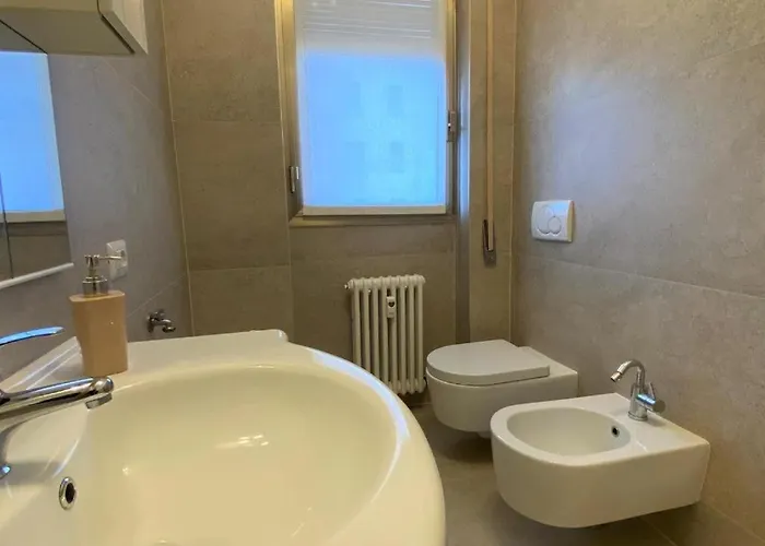 The Charme - Modern In With Balcony Lägenhet Como