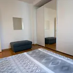 The Charme - Modern In With Balcony Apartamento