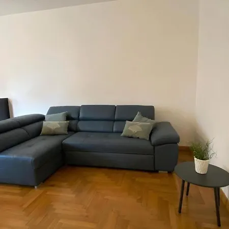 The Charme - Modern In With Balcony Apartamento Como
